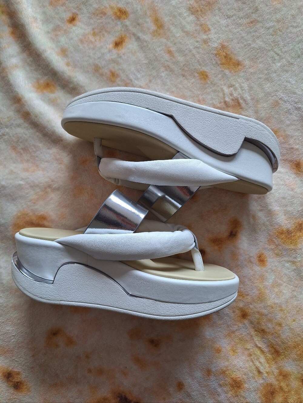 4CCCCEES Eclipse White Silver Platform Sandals Size 37 US 7